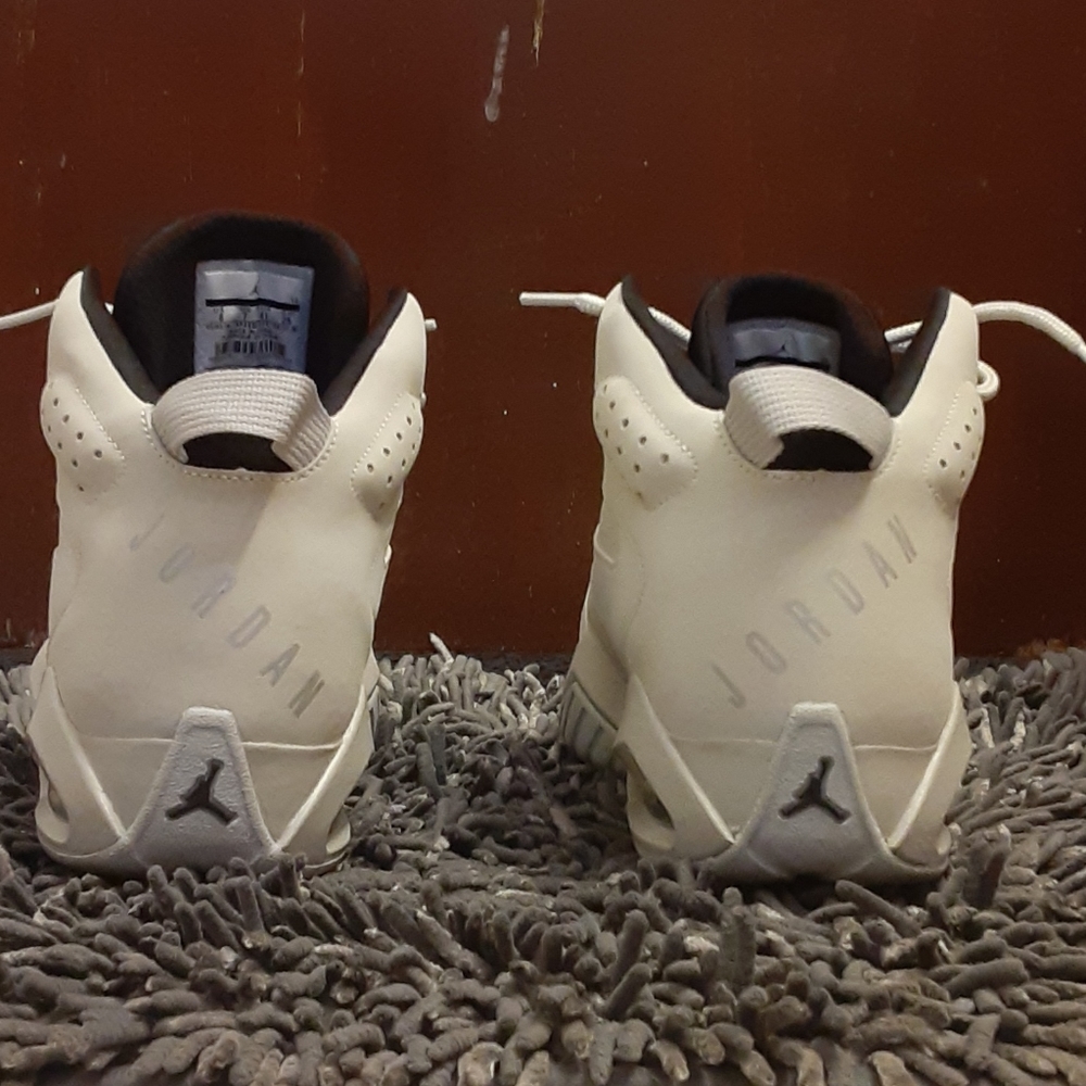 Shoes - Picture 3 of 6
